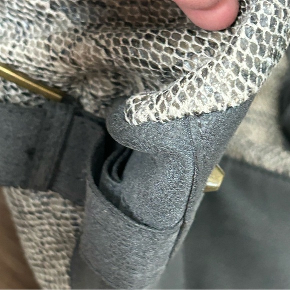 Braciano Gray Cream SnakeSkin Tote Shoulder Bag - Picture 6 of 16